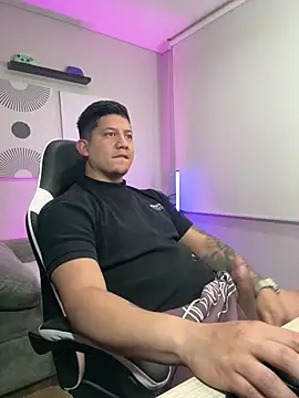 Snapshot of _robertobaggioo chatting on 02/22/26, 12:26 robertobaggioo online show from 02/22/26, 12:26