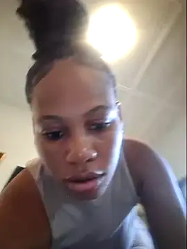 Snapshot of BootyCaramelxx chatting on 04/06/26, 02:40 BootyCaramelxx online show from 04/06/26, 02:40