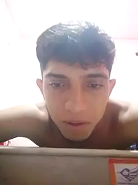 Snapshot of Noscay chatting on 04/22/26, 02:29 Noscay online show from 04/22/26, 02:29