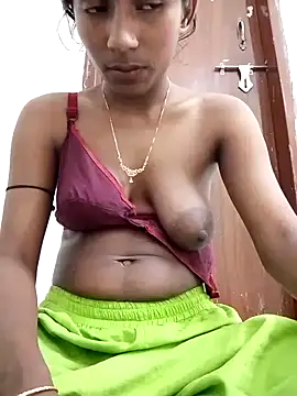 Snapshot of Sexy_Boudi650 chatting on 02/24/26, 05:22 Sexy Boudi650 online show from 02/24/26, 05:22