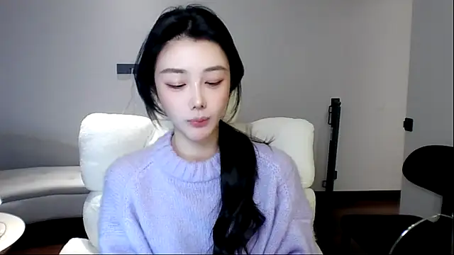 Snapshot of MedeLineayr chatting on 03/07/26, 07:44 MedeLineayr online show from 03/07/26, 07:44