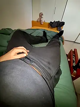 Snapshot of cetriolino chatting on 02/12/26, 10:10 cetriolino online show from 02/12/26, 10:10