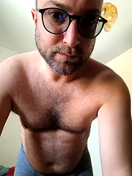 Snapshot of cetriolino chatting on 02/18/26, 09:05 cetriolino online show from 02/18/26, 09:05