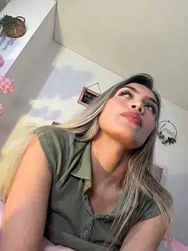 Snapshot of soffia_7 chatting on 03/03/26, 12:17 soffia 7 online show from 03/03/26, 12:17