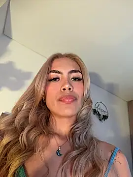 Snapshot of soffia_7 chatting on 03/29/26, 12:10 soffia 7 online show from 03/29/26, 12:10