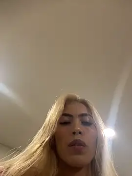 Snapshot of soffia_7 chatting on 03/30/26, 04:02 soffia 7 online show from 03/30/26, 04:02