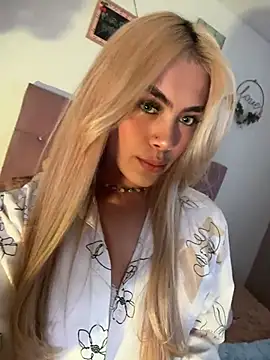 Snapshot of soffia_7 chatting on 04/20/26, 04:59 soffia 7 online show from 04/20/26, 04:59