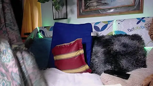 Snapshot of Merry-Olsen chatting on 03/06/26, 08:27 Merry-Olsen online show from 03/06/26, 08:27