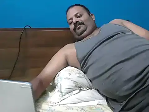 Snapshot of simpleboldman2026 chatting on 02/21/26, 04:19 simpleboldman2026 online show from 02/21/26, 04:19