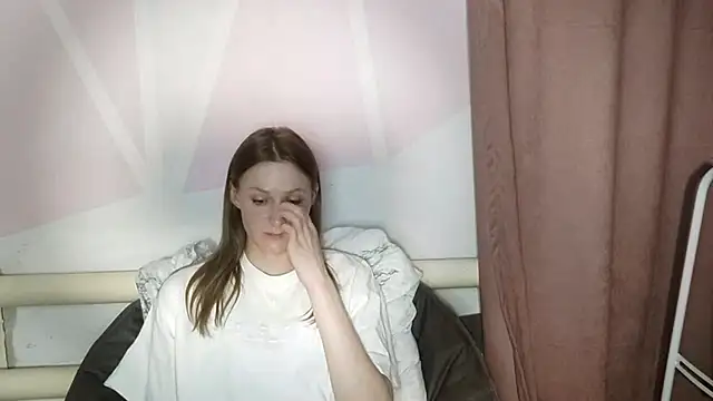 Snapshot of EthylGabak chatting on 04/21/26, 03:17 EthylGabak online show from 04/21/26, 03:17