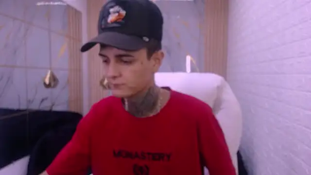 Snapshot of benjamin_anthony chatting on 03/06/26, 01:29 benjamin anthony online show from 03/06/26, 01:29