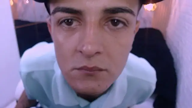 Snapshot of benjamin_anthony chatting on 03/07/26, 02:14 benjamin anthony online show from 03/07/26, 02:14