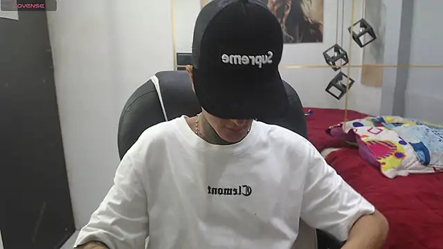 Snapshot of benjamin_anthony chatting on 03/10/26, 03:11 benjamin anthony online show from 03/10/26, 03:11