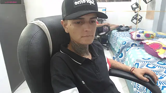 Snapshot of benjamin_anthony chatting on 03/18/26, 03:42 benjamin anthony online show from 03/18/26, 03:42