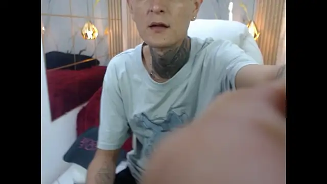 Snapshot of benjamin_anthony chatting on 03/26/26, 03:45 benjamin anthony online show from 03/26/26, 03:45