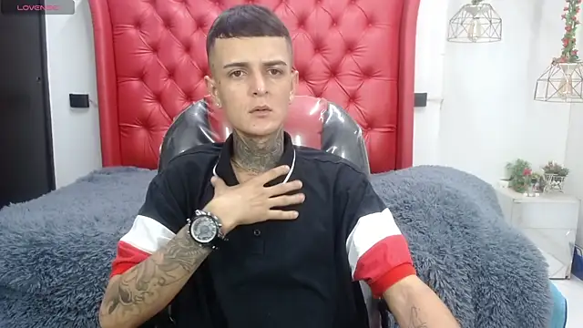 Snapshot of benjamin_anthony chatting on 04/01/26, 03:07 benjamin anthony online show from 04/01/26, 03:07