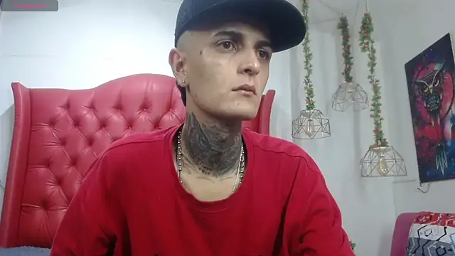 Snapshot of benjamin_anthony chatting on 04/18/26, 07:29 benjamin anthony online show from 04/18/26, 07:29