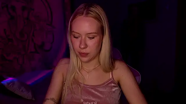 Snapshot of pureeangel chatting on 03/05/26, 06:48 pureeangel online show from 03/05/26, 06:48