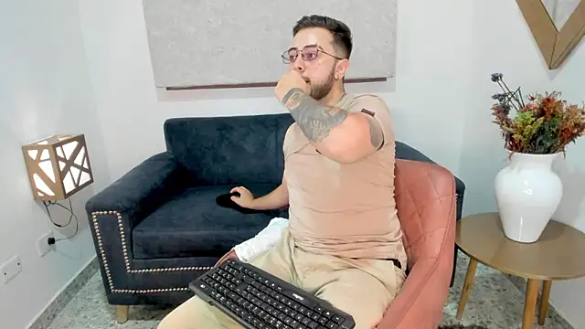 ethan grace online show from 02/12/26, 07:42