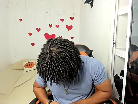 Snapshot of alexj_black_ chatting on 03/10/26, 11:26 alexj black online show from 03/10/26, 11:26