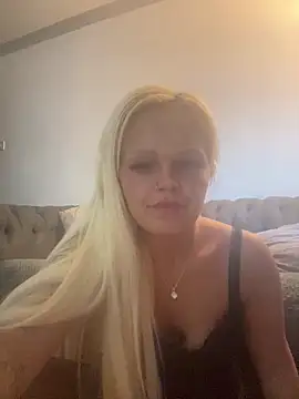 BlondeMilfXo online show from 05/19/26, 06:14