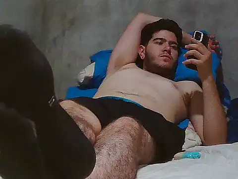 Snapshot of Master_977 chatting on 02/14/26, 12:13 Master 977 online show from 02/14/26, 12:13