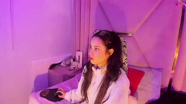 Snapshot of ElaSalvatorehh chatting on 04/16/26, 12:39 ElaSalvatorehh online show from 04/16/26, 12:39