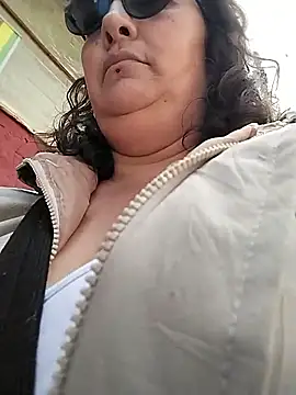 Snapshot of _Saraqueen chatting on 02/25/26, 03:21 Saraqueen online show from 02/25/26, 03:21