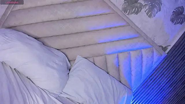 Snapshot of SarahRizof chatting on 02/28/26, 05:19 SarahRizof online show from 02/28/26, 05:19