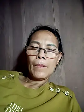 Snapshot of toyo_668 chatting on 04/04/26, 01:41 toyo 668 online show from 04/04/26, 01:41