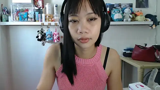 Snapshot of GloryKulikowski chatting on 03/11/26, 02:17 GloryKulikowski online show from 03/11/26, 02:17