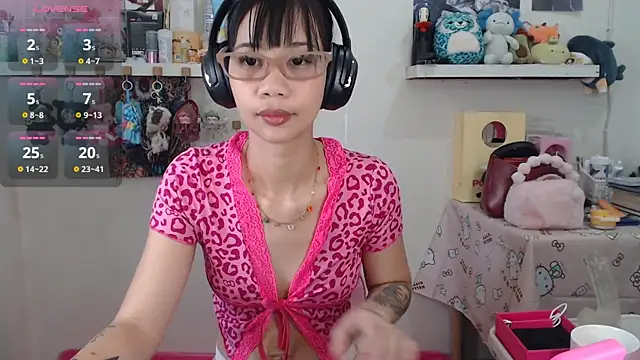 Snapshot of GloryKulikowski chatting on 03/19/26, 02:15 GloryKulikowski online show from 03/19/26, 02:15