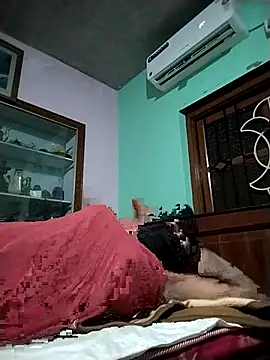 Snapshot of Ladycross chatting on 02/18/26, 06:04 Ladycross online show from 02/18/26, 06:04