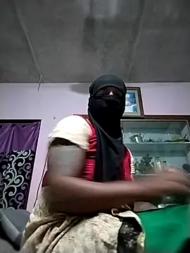 Snapshot of Ladycross chatting on 02/26/26, 05:34 Ladycross online show from 02/26/26, 05:34