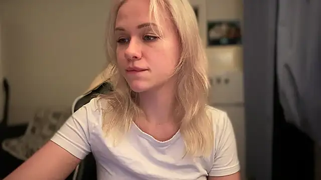 Leylia Lily online show from 04/01/26, 07:55