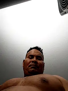 Snapshot of DriedupPharos chatting on 02/12/26, 11:27 DriedupPharos online show from 02/12/26, 11:27