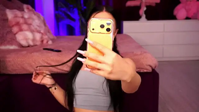 Snapshot of SashaLorrenz chatting on 04/09/26, 04:23 SashaLorrenz online show from 04/09/26, 04:23