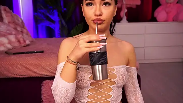 Snapshot of SashaLorrenz chatting on 04/09/26, 06:19 SashaLorrenz online show from 04/09/26, 06:19