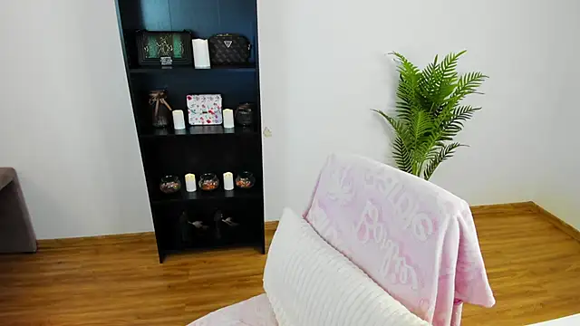 khloe starrr online show from 04/16/26, 01:01