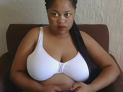 Snapshot of TemptingTits chatting on 02/16/26, 10:00 TemptingTits online show from 02/16/26, 10:00