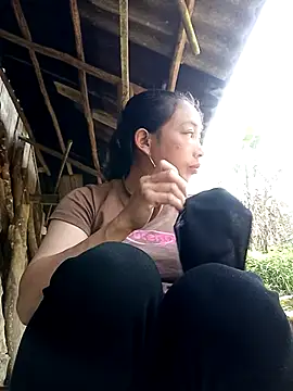 Susuu5790 online show from 03/19/26, 07:23