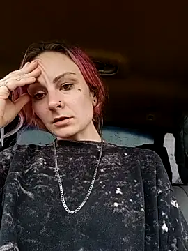 Snapshot of issyamazin chatting on 03/27/26, 07:35 issyamazin online show from 03/27/26, 07:35