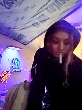 Snapshot of issyamazin chatting on 04/08/26, 03:12 issyamazin online show from 04/08/26, 03:12