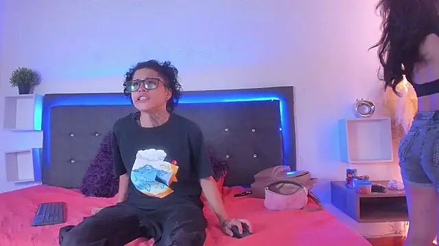 Snapshot of Ale_cuzz chatting on 03/13/26, 04:02 Ale cuzz online show from 03/13/26, 04:02