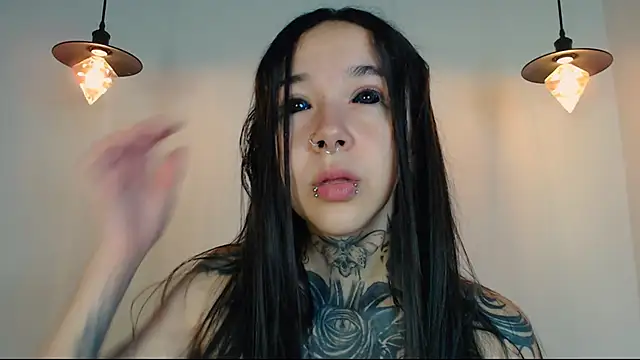 Snapshot of alien_eyes09 chatting on 03/04/26, 01:33 alien eyes09 online show from 03/04/26, 01:33