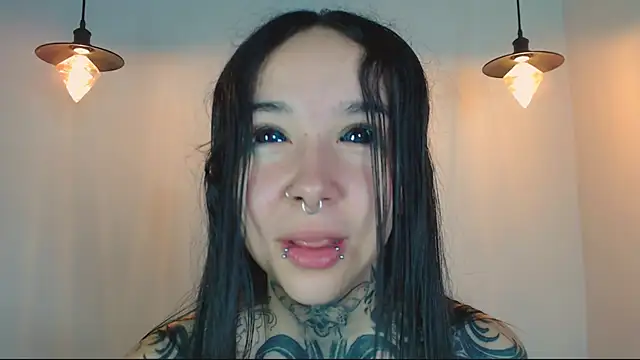 Snapshot of alien_eyes09 chatting on 03/11/26, 02:17 alien eyes09 online show from 03/11/26, 02:17