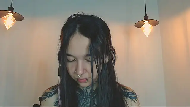 Snapshot of alien_eyes09 chatting on 03/16/26, 02:06 alien eyes09 online show from 03/16/26, 02:06