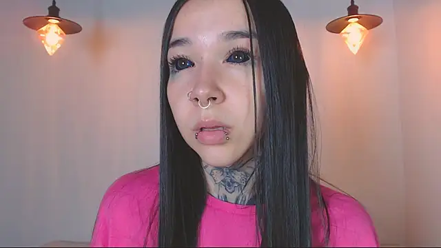 Snapshot of alien_eyes09 chatting on 03/18/26, 02:15 alien eyes09 online show from 03/18/26, 02:15