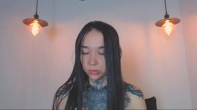 Snapshot of alien_eyes09 chatting on 03/23/26, 02:04 alien eyes09 online show from 03/23/26, 02:04