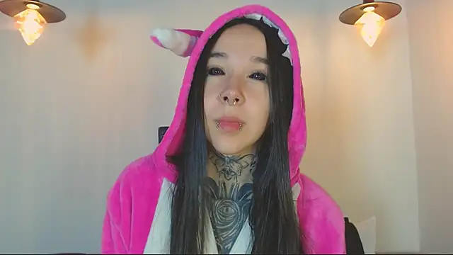 Snapshot of alien_eyes09 chatting on 04/07/26, 01:28 alien eyes09 online show from 04/07/26, 01:28